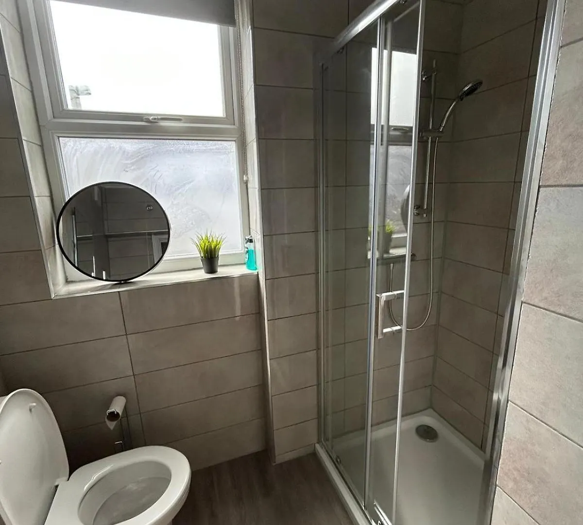 Spacious Home Near Citycentre Parking/Wifi/Netflix Nottingham Apartment